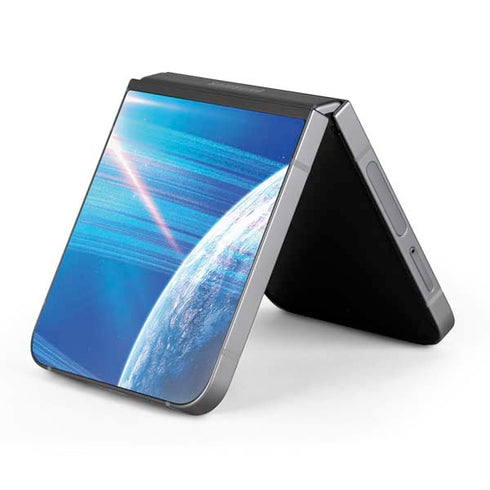 View of a Planet as it Looms in Close Orbit and with Rings Galaxy Z Flip6 Skin